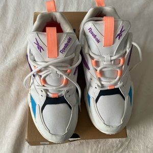 Reebok Womens Aztrek White Running Shoes